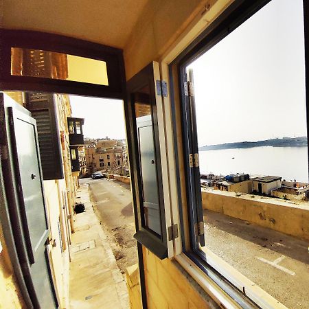 Oasis 22 Savynomad Harbour Residences Wow Views バレッタ エクステリア 写真