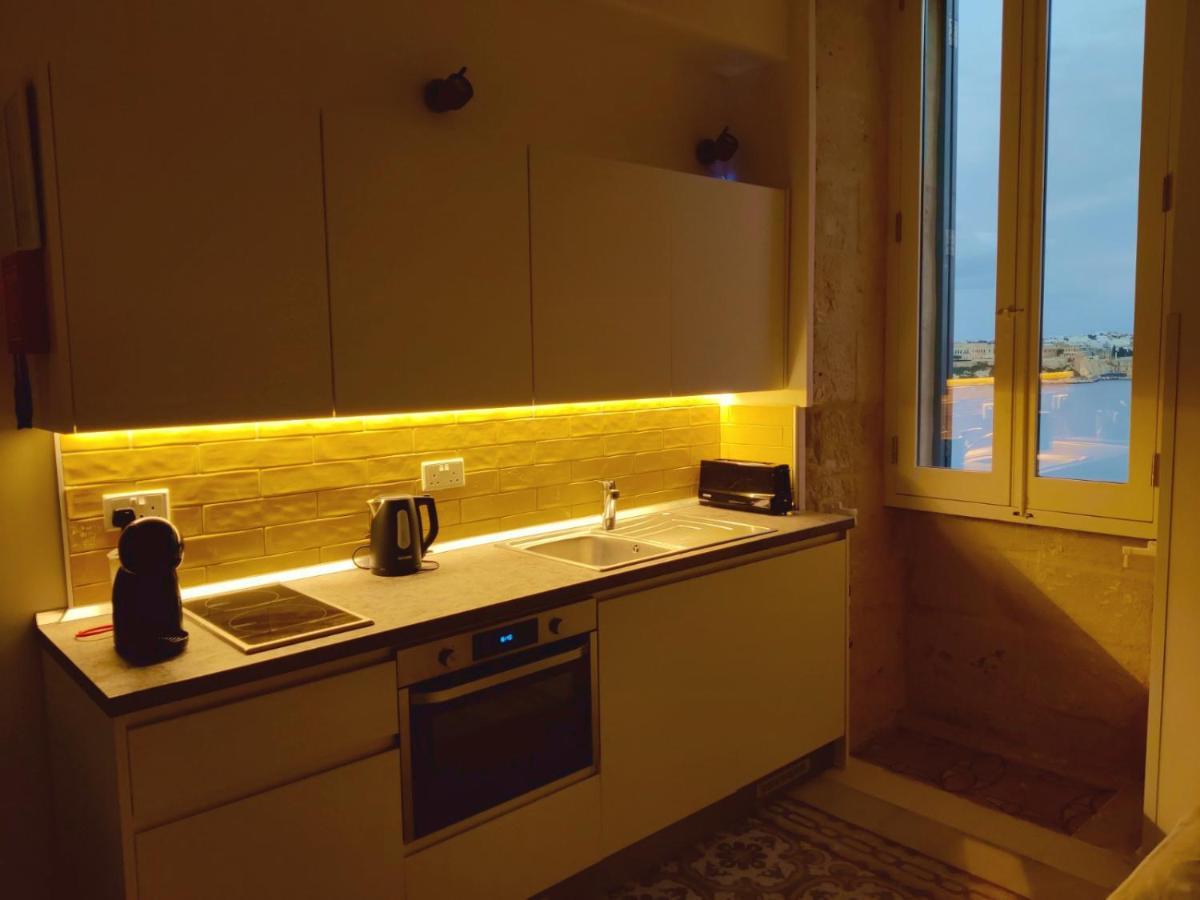 Oasis 22 Savynomad Harbour Residences Wow Views バレッタ エクステリア 写真