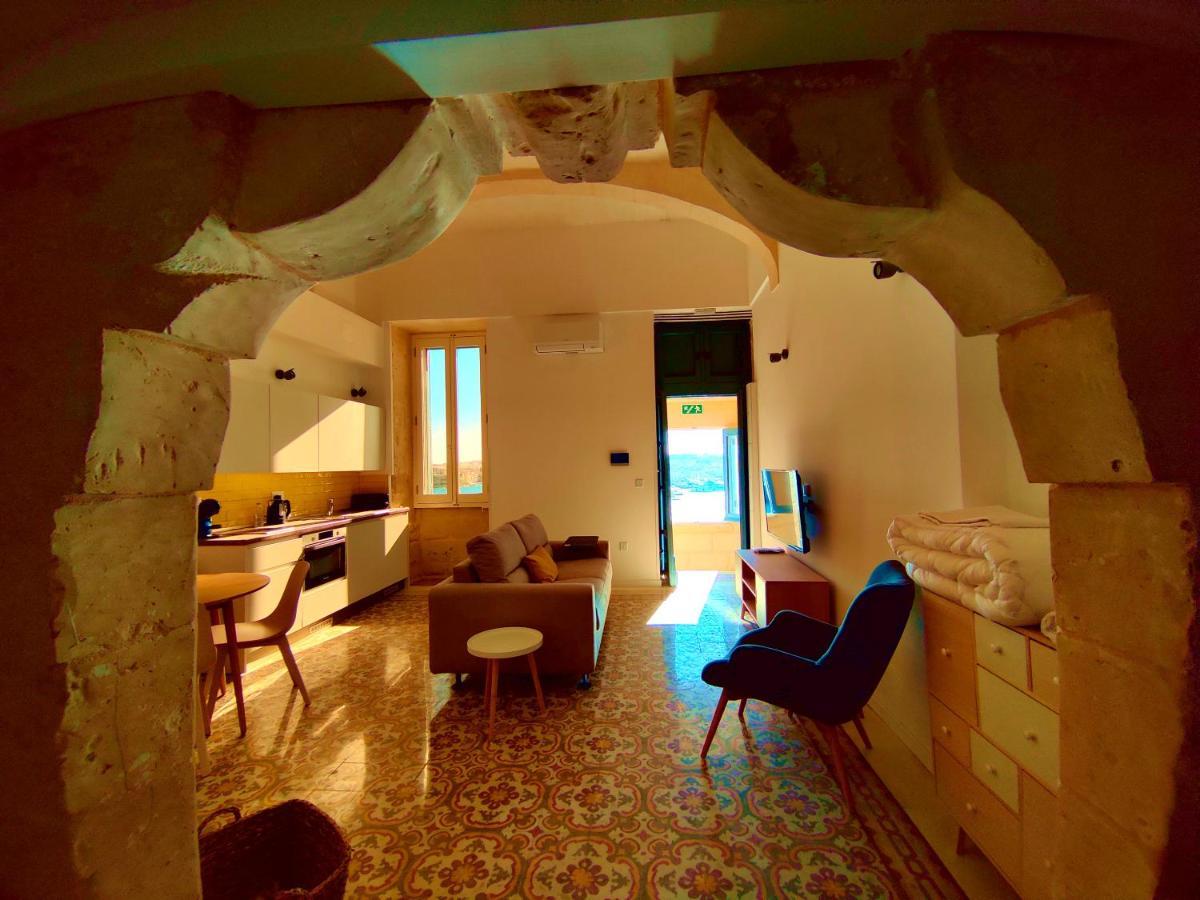 Oasis 22 Savynomad Harbour Residences Wow Views バレッタ エクステリア 写真