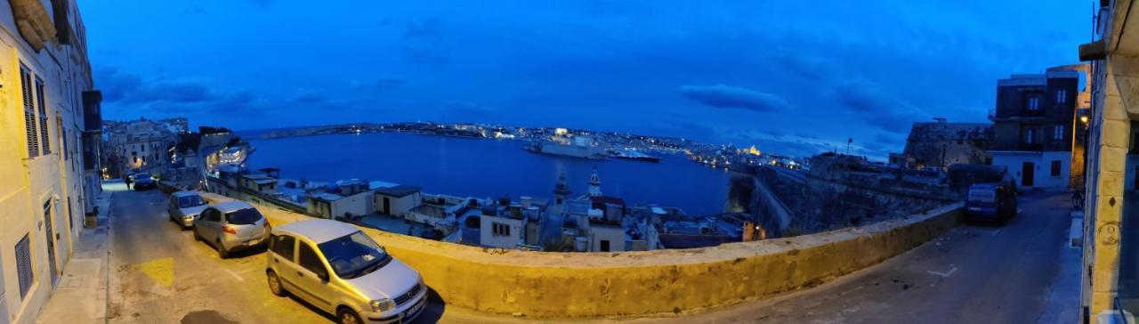Oasis 22 Savynomad Harbour Residences Wow Views バレッタ エクステリア 写真