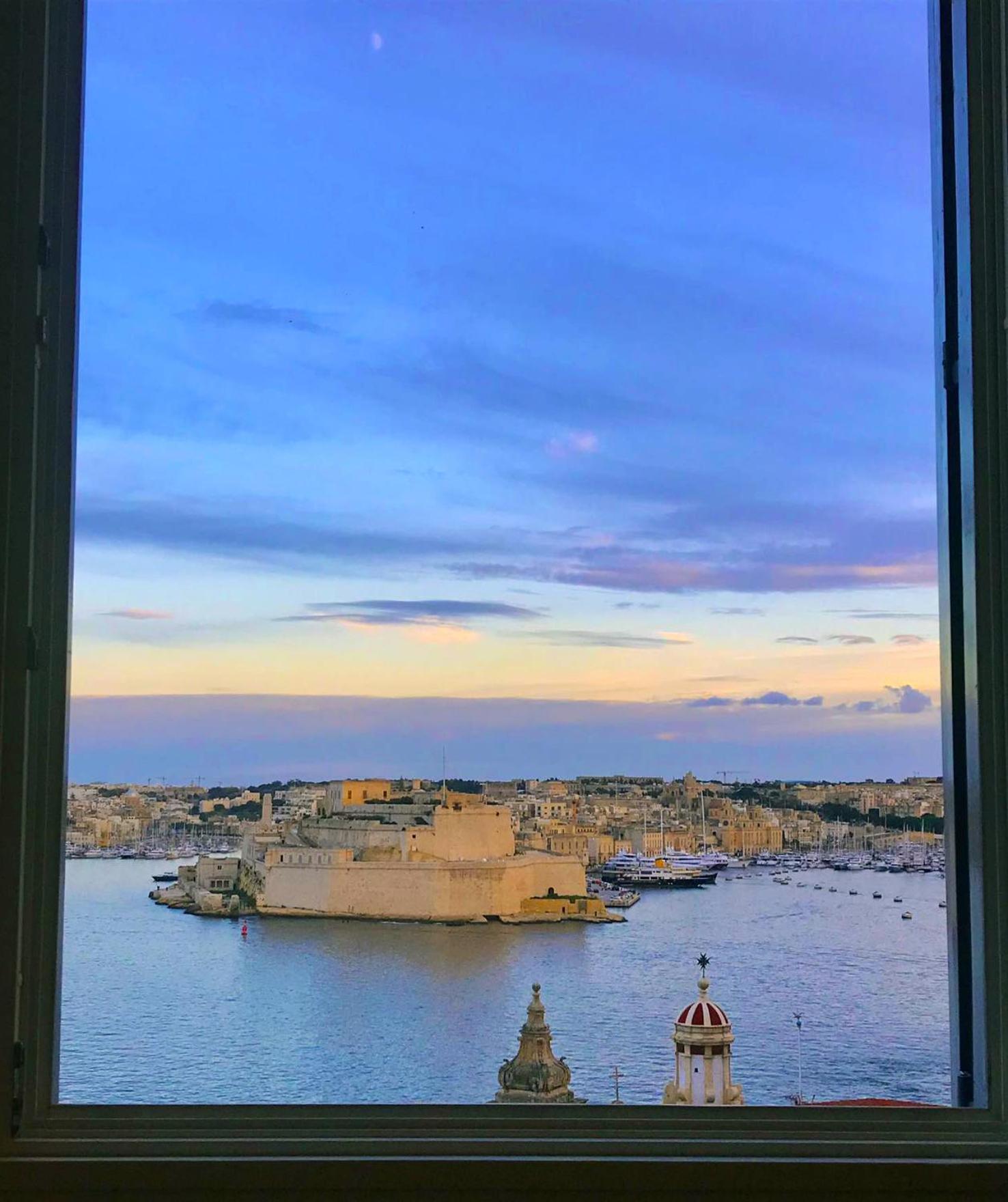 Oasis 22 Savynomad Harbour Residences Wow Views バレッタ エクステリア 写真